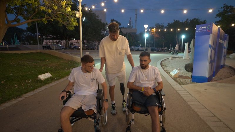 מימין: שלום שטרית, הנרי חן ונועם בן שלוש, צילום ארגון זהות