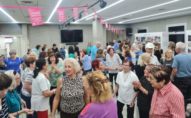 הרקדה לוותיקים בחולון, צילום עיריית חולון